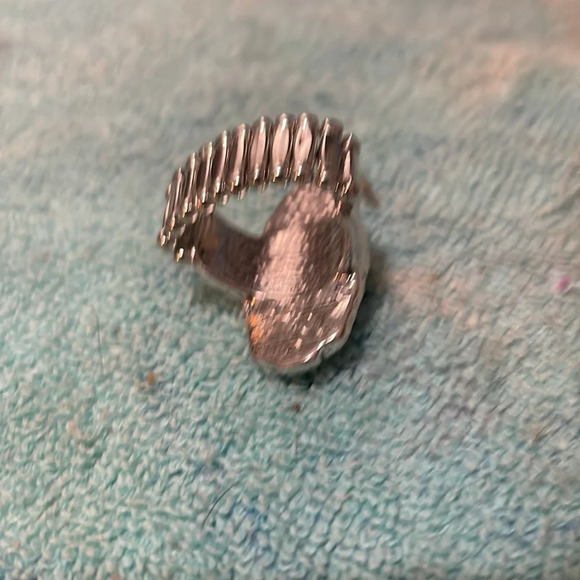 Adjustable turquoise and metal ring. - Picture 2 of 5